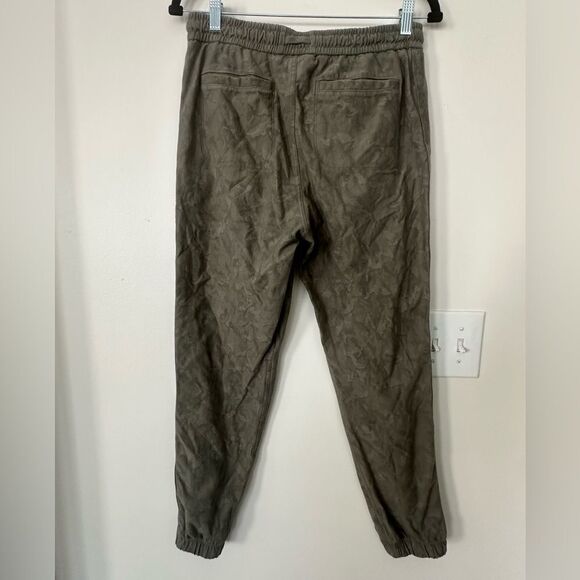 ATHLETA 3 Pairs of Joggers 6 - Picture 13 of 15